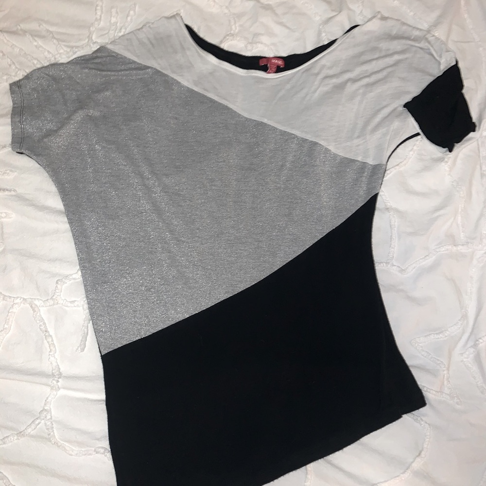 Asymmetrical Color blocked shirt